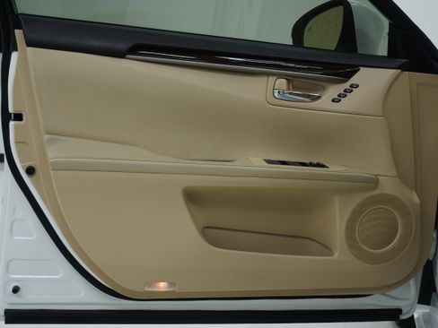 Used 2013 Lexus ES 350 w/ Luxury Pkg FWD image 12