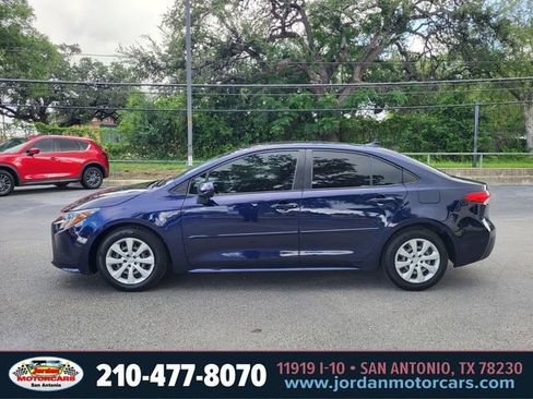 Used 2022 Toyota Corolla LE FWD image 2