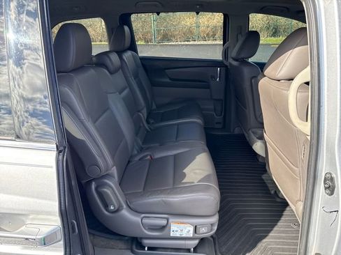 Used 2014 Honda Odyssey Touring Elite image 14