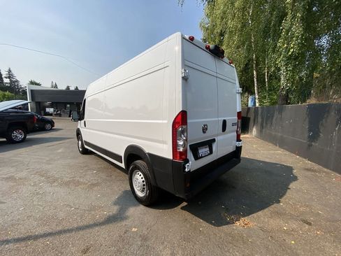 Used 2026 RAM ProMaster 2500 w/ Convenience Group FWD image 4