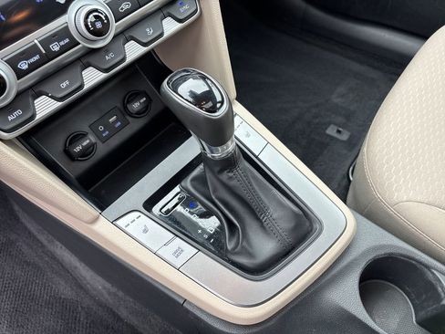 Used 2020 Hyundai Elantra Value Edition image 24