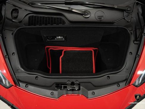 Used 2024 Lamborghini Huracan Tecnica RWD image 4