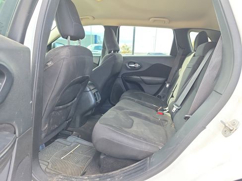 Used 2015 Jeep Cherokee Latitude image 5