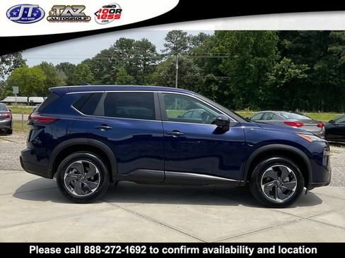 Used 2025 Nissan Rogue SV FWD image 7