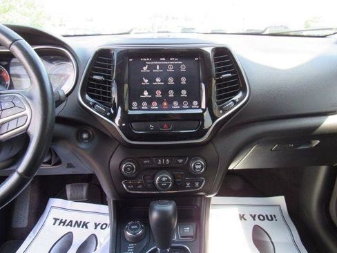 Used 2019 Jeep Cherokee Limited AWD/4WD image 22