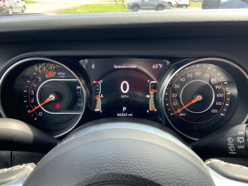 Used 2019 Jeep Wrangler Unlimited Sahara w/ Dual Top Group image 15