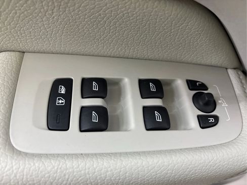 Used 2020 Volvo XC60 T6 Momentum image 43