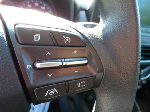 Certified 2022 Hyundai Kona SEL AWD/4WD image 31