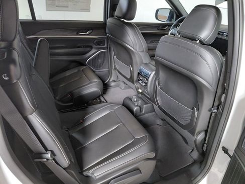 New 2026 Jeep Grand Cherokee L Limited AWD/4WD image 16