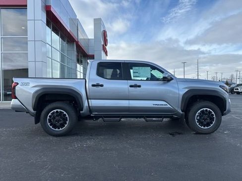 New 2025 Toyota Tacoma TRD Off-Road image 8