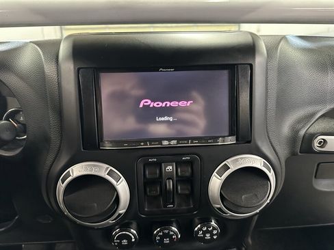 Used 2014 Jeep Wrangler Unlimited Rubicon w/ Max Tow Package AWD/4WD image 36