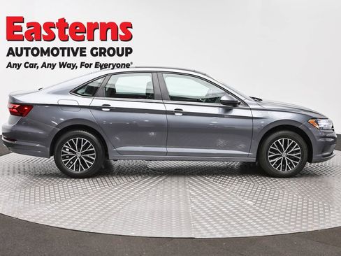 Used 2020 Volkswagen Jetta SE FWD image 4