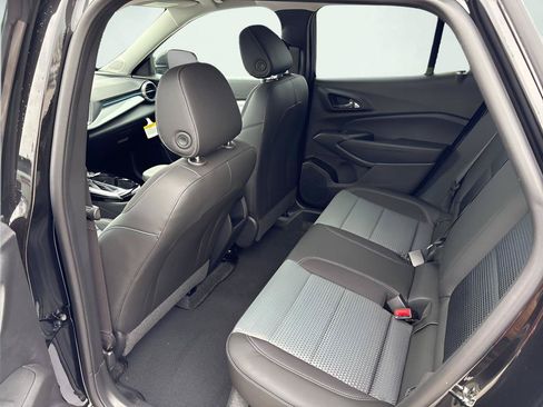 New 2026 Chevrolet Trax LT w/ Sunroof Package FWD image 13