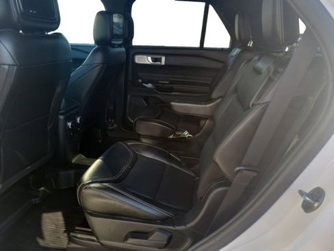 Used 2022 Ford Explorer ST w/ ST Street Pack image 12
