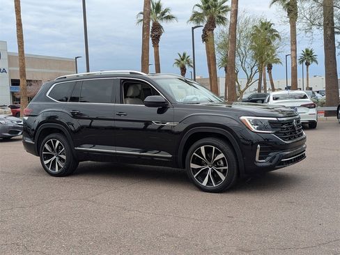 Used 2024 Volkswagen Atlas SEL Premium R-Line image 7