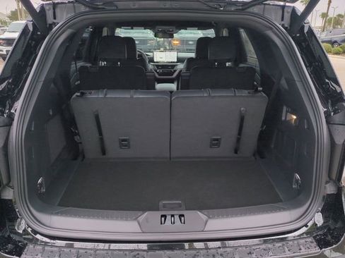 New 2026 Ford Explorer ST-Line w/ ST-Line Street Pack image 13