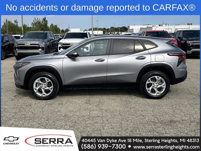 Used 2024 Chevrolet Trax LS w/ LS Convenience Package FWD image 2