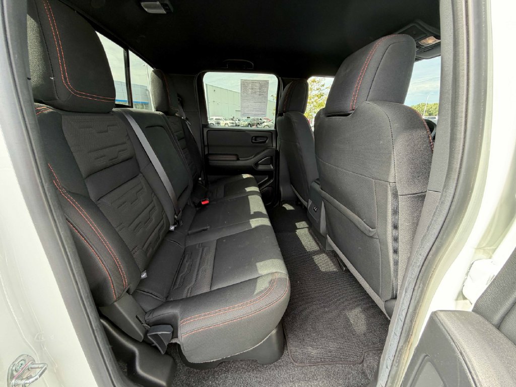 Used 2026 Nissan Frontier PRO-4X AWD/4WD image 25