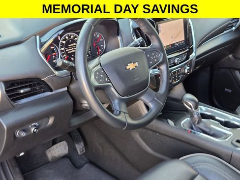 Used 2023 Chevrolet Traverse Premier FWD image 10