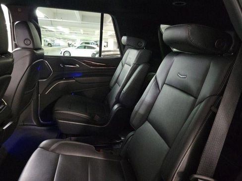 Used 2023 Cadillac Escalade Luxury RWD image 15