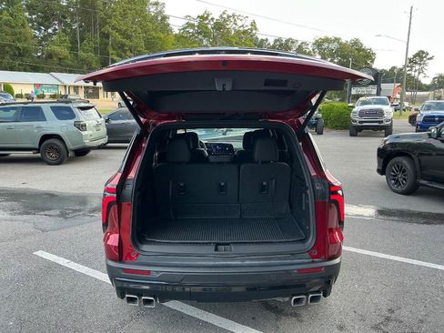 Used 2025 Chevrolet Traverse LT w/ Enhanced Driving Package FWD image 4