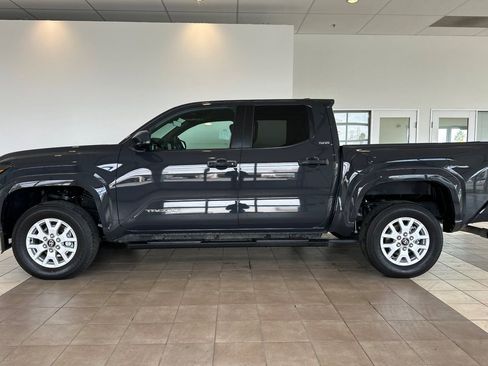 Certified 2025 Toyota Tacoma SR5 image 7