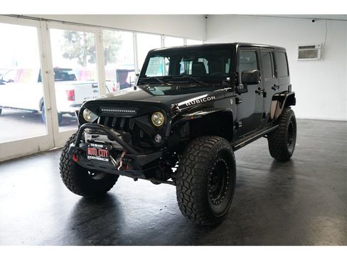 Used 2015 Jeep Wrangler Unlimited Rubicon w/ Connectivity Group image 3