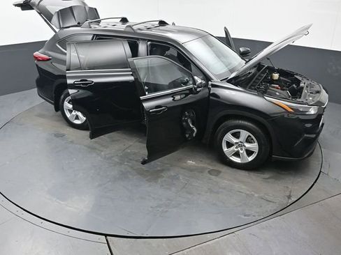 Certified 2022 Toyota Highlander LE image 52