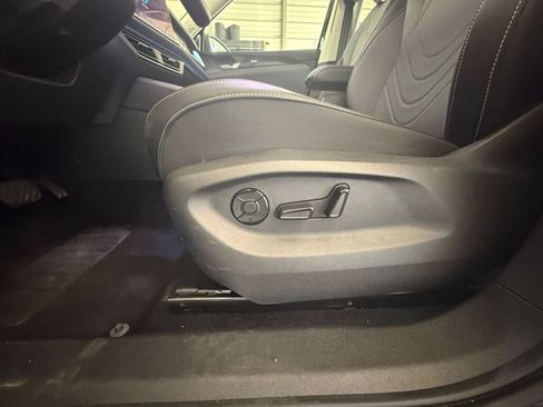 Used 2026 Volkswagen Tiguan SE AWD/4WD image 18