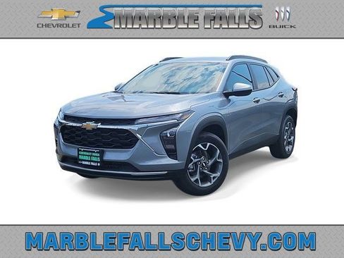 New 2025 Chevrolet Trax LT w/ Driver Confidence Package image 1