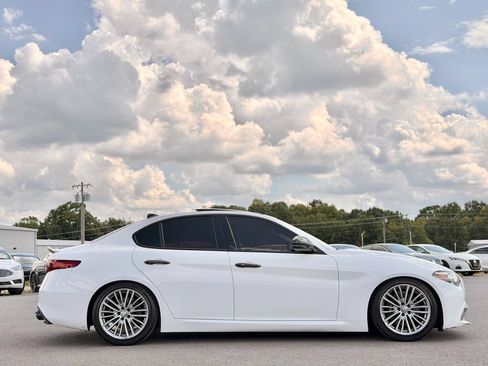 Used 2017 Alfa Romeo Giulia Ti RWD image 10