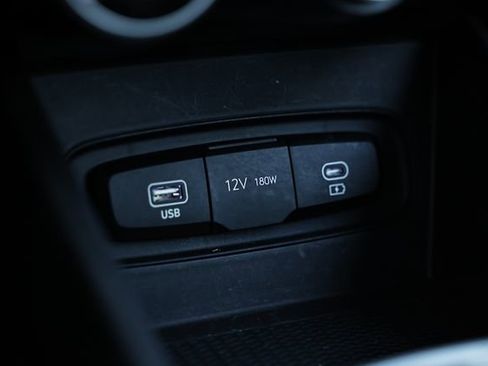 Used 2023 Hyundai Venue SE image 36