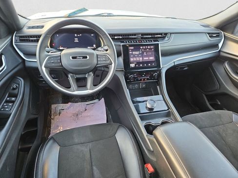 Used 2023 Jeep Grand Cherokee L Laredo image 17