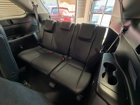 Used 2017 Toyota Highlander Limited AWD/4WD image 7