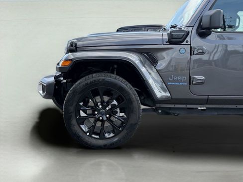 Used 2025 Jeep Wrangler Unlimited Sahara w/ Safety Group AWD/4WD image 10