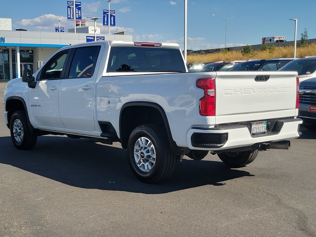 Used 2024 Chevrolet Silverado 2500 LT AWD/4WD image 2