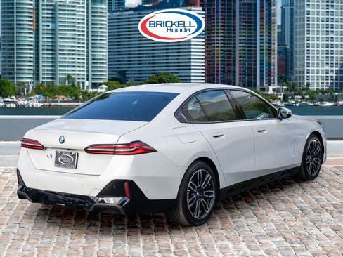 Used 2025 BMW 530i image 5