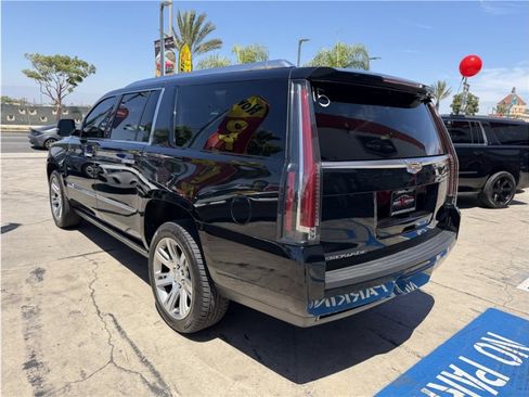 Used 2019 Cadillac Escalade ESV Premium Luxury AWD/4WD image 4