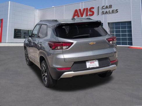 Used 2025 Chevrolet TrailBlazer LT AWD/4WD image 9