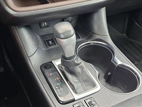 Used 2016 Toyota Highlander XLE image 11