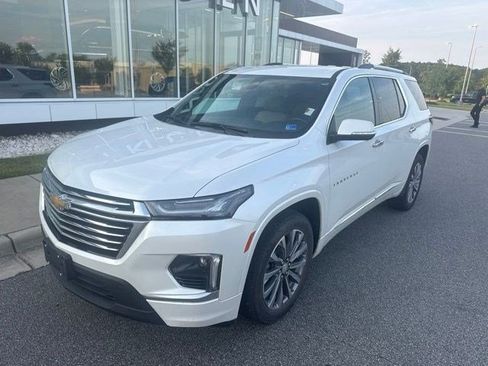 Used 2022 Chevrolet Traverse Premier AWD/4WD image 2