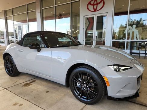 Used 2024 MAZDA MX-5 Miata Club w/ Interior Package image 4