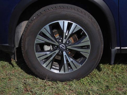 Used 2023 Nissan Rogue SV FWD image 15