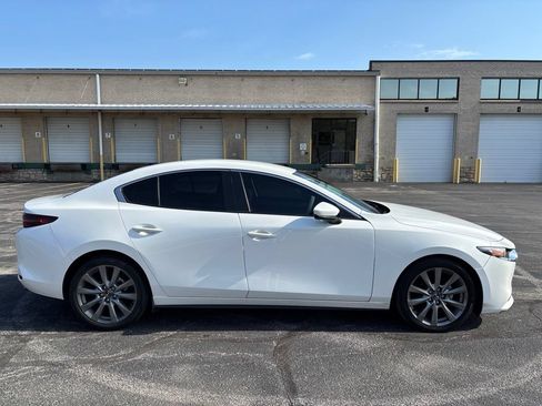 Used 2021 MAZDA MAZDA3 s FWD image 2