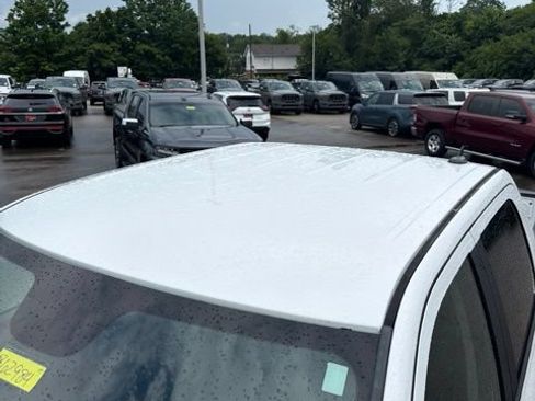 Used 2017 RAM 1500 Laramie w/ Convenience Group AWD/4WD image 9