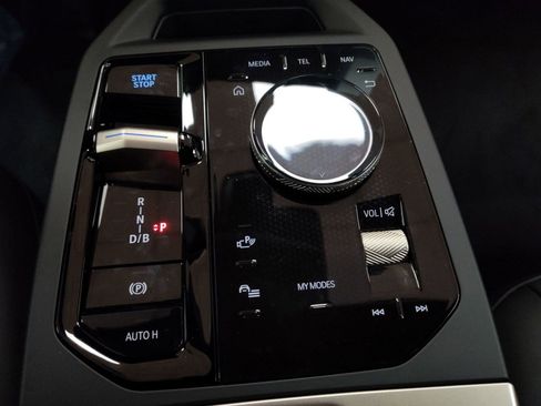 New 2026 BMW iX xDrive60 w/ Premium Package image 15