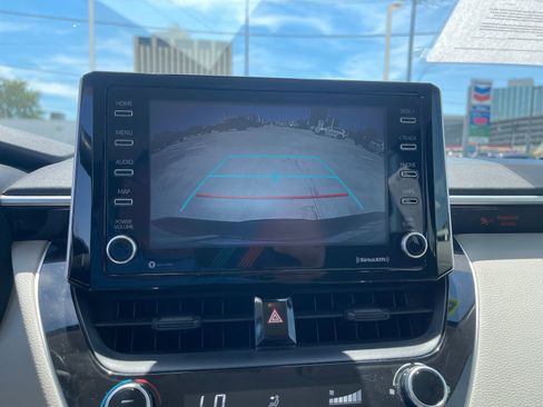 Used 2021 Toyota Corolla LE FWD image 33