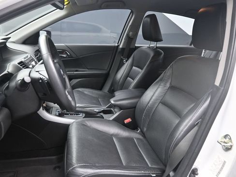 Used 2014 Honda Accord Sport image 18