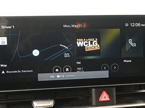 Used 2025 Kia Carnival FWD image 11