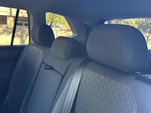 Used 2018 Volkswagen Tiguan S image 18